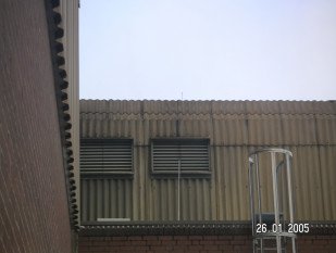 Asbesthaus - Fundstelle: Dacheindeckung aus Faserzement | © 2019, CRB Analyse Service GmbH | © CRB Analyse Service GmbH