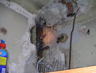 Asbesthaus - Fundstelle: Brandabschottung mit Asbestkissen und –tüchern, Spritzasbest | © 2019, CRB Analyse Service GmbH | © CRB Analyse Service GmbH